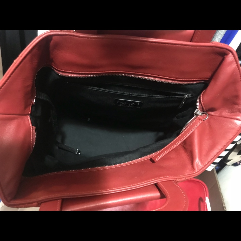 Authentic  Chanel - Picture 2 of 8